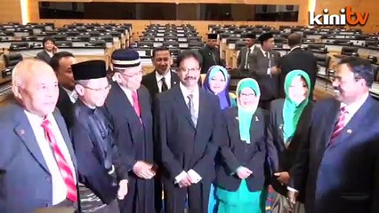 Wahid, Waytha sworn in as Uthaya faces sedition hearing