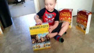 Minions in cereal box opening Surprise