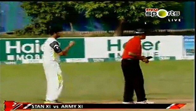 This video catches an interesting view of cricketer lover Boom Boom six of Shahid Afridi and reaction of general Raheel