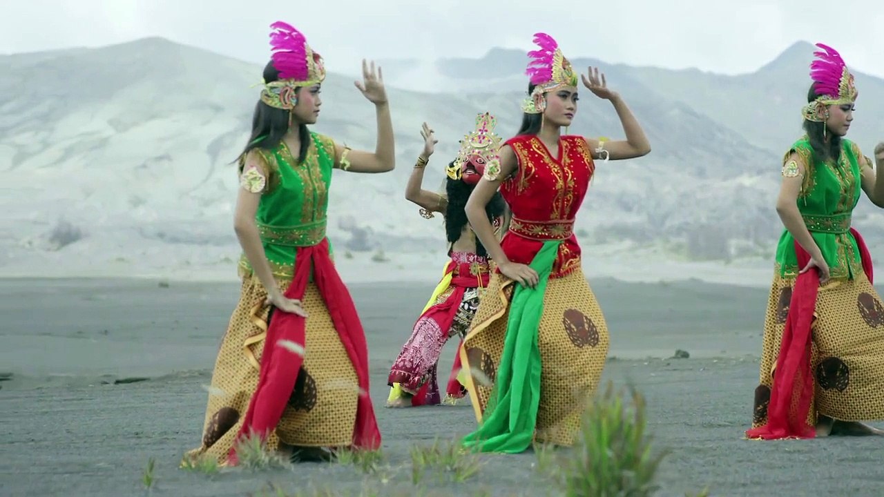 Bromo Wingsuit Project 2015