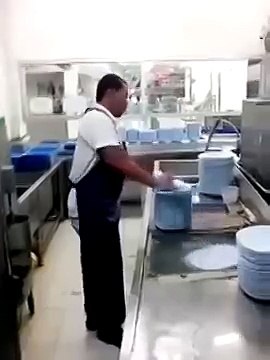 Не пойдёшь гулять, пока не вымоешь посуду