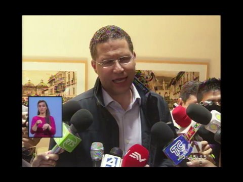 Mauricio Rodas entrega informe sobre el proceso de licitación de la fase dos del metro