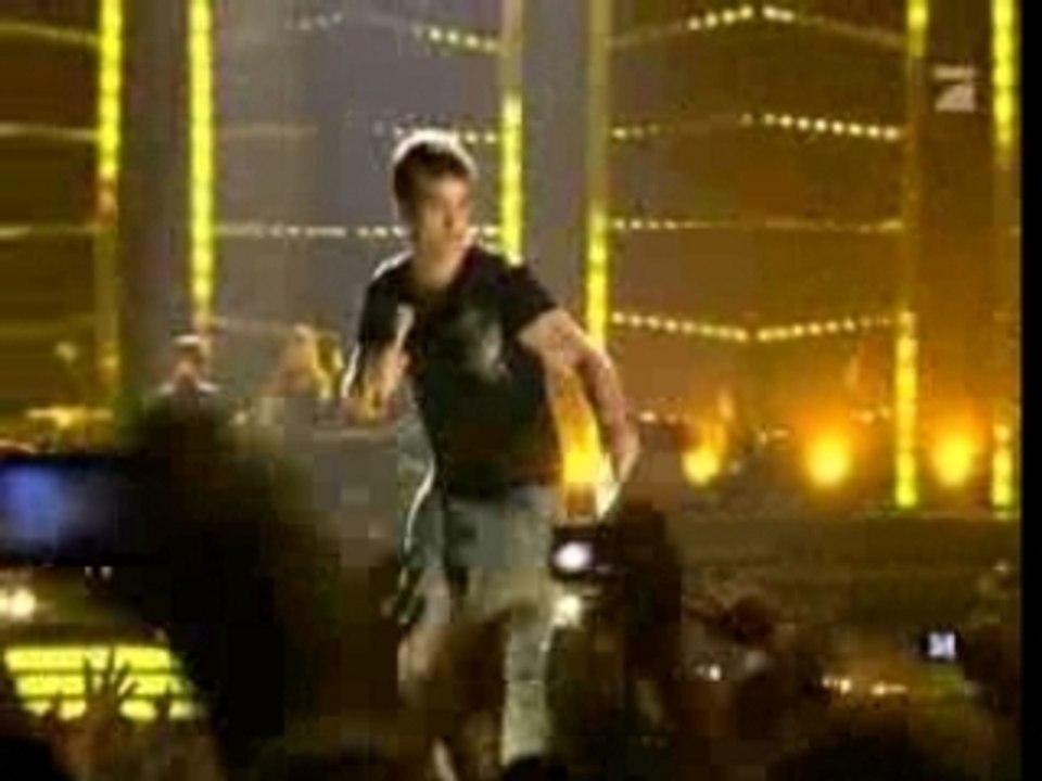 Robbie Williams - Tripping (Live)