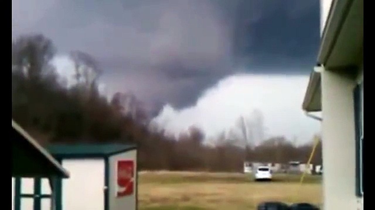 BIG TORNADO IN USA F5⚫TORNADE EXTRÊMEMENT VIOLENTE