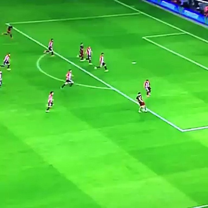 Barcelona: Lionel Messi anotó el primero al Bilbao y el arquero Iraizoz ¡lo 'loqueó'!