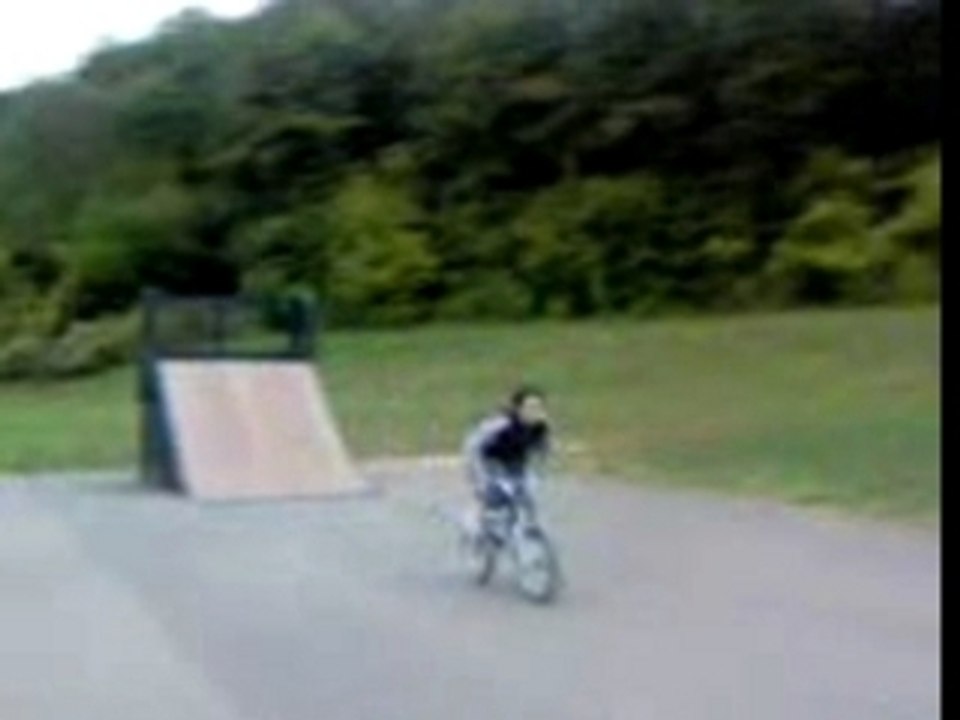 moi et un pote en bmx