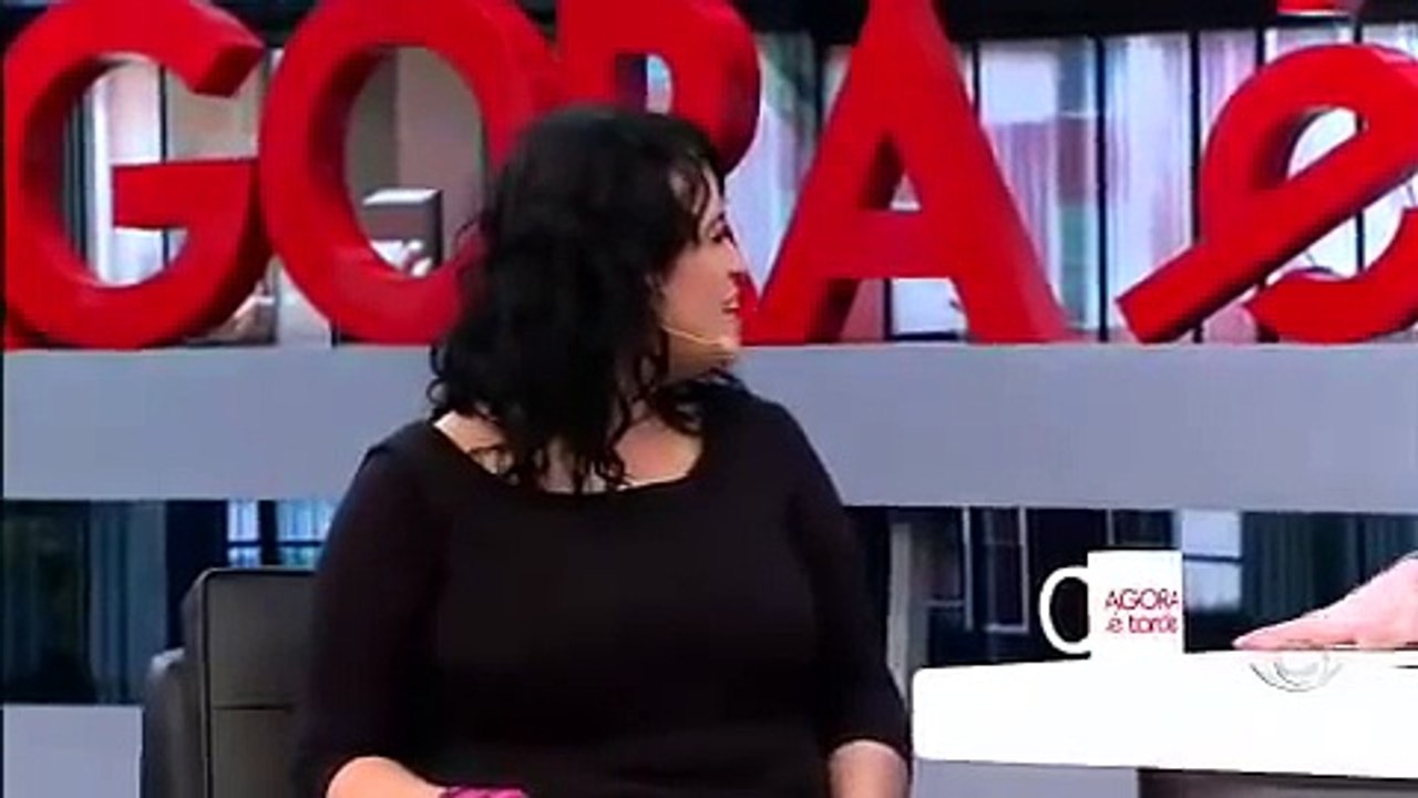 Danilo Gentili entrevista Tulipa Ruiz