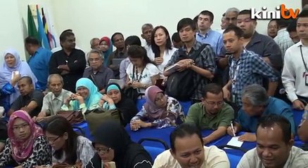 Azmin stays with PKR, raps Khalid's administration