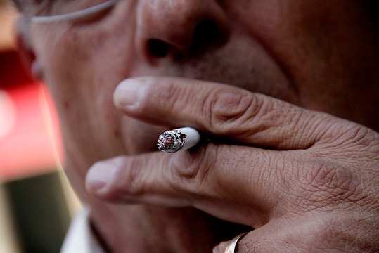 Reportajes a fondo: ¿Es realmente funcional la hipnosis para dejar las adicciones? - CHV NOTICIAS