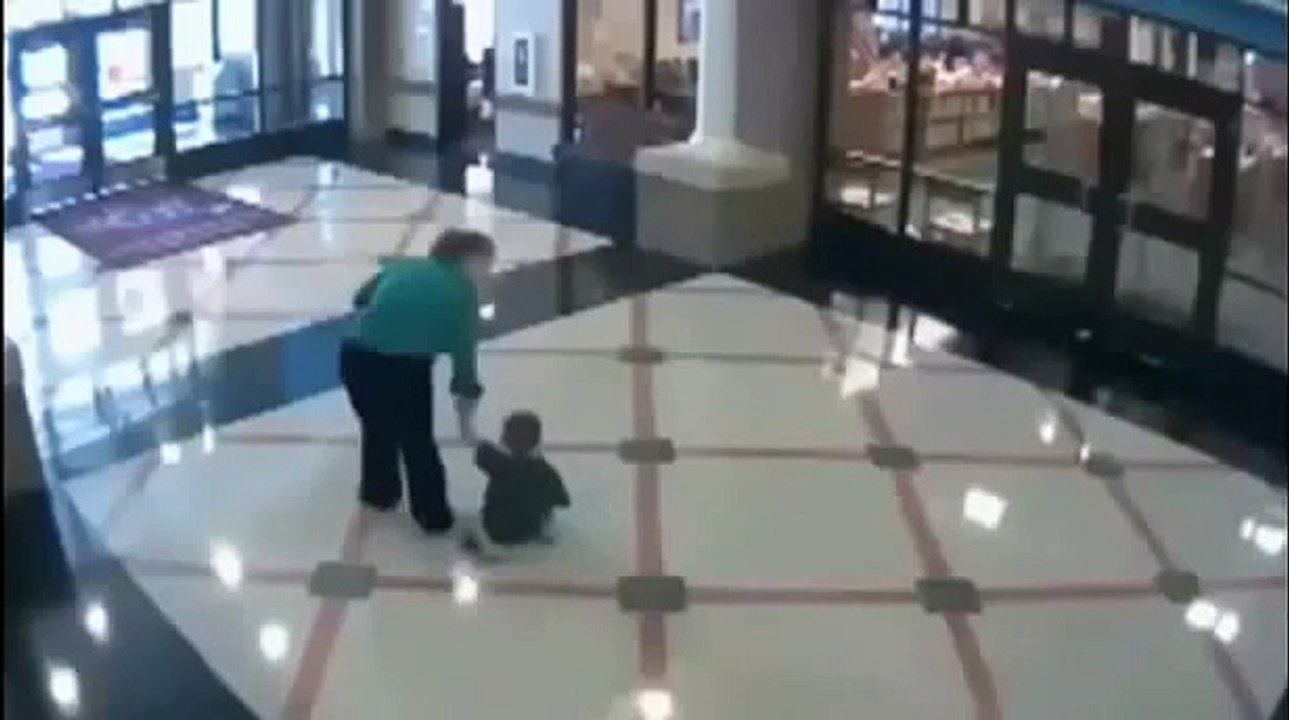 Kentucky teacher caught on camera dragging 6 year old boy through school corridor by his wrist