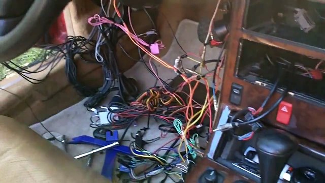 Mercedes R129 320/500/600 sl upper windshield top trim panel removal