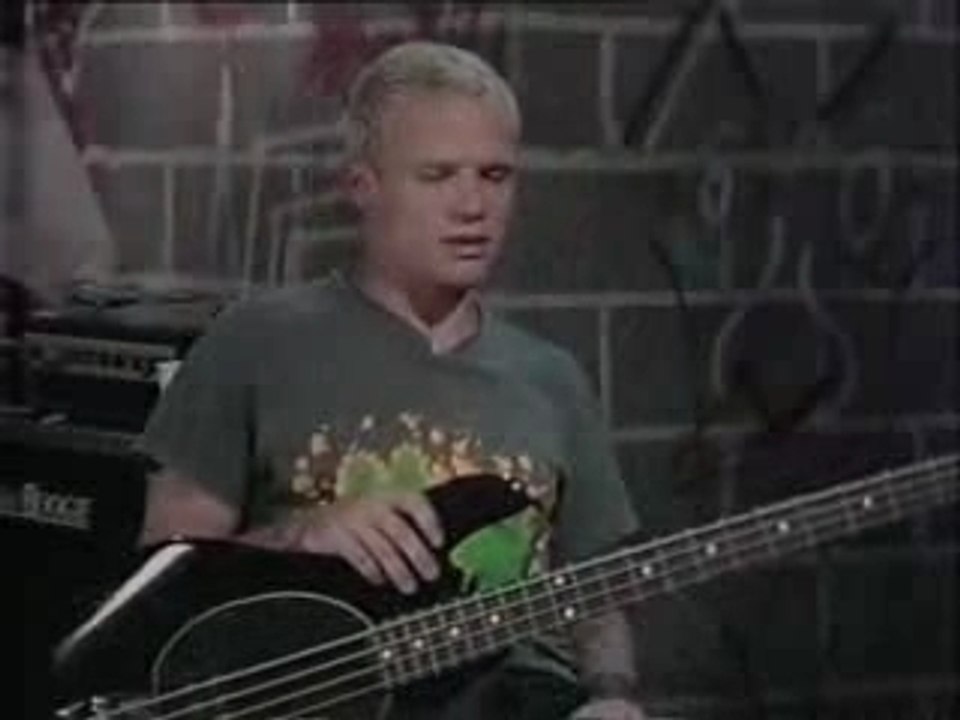Bass guitar with Flea - Funk Slap Lesson