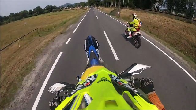 Un wheelie foiré suivi d'un magnifique 360° lui coûte la peau des fesses