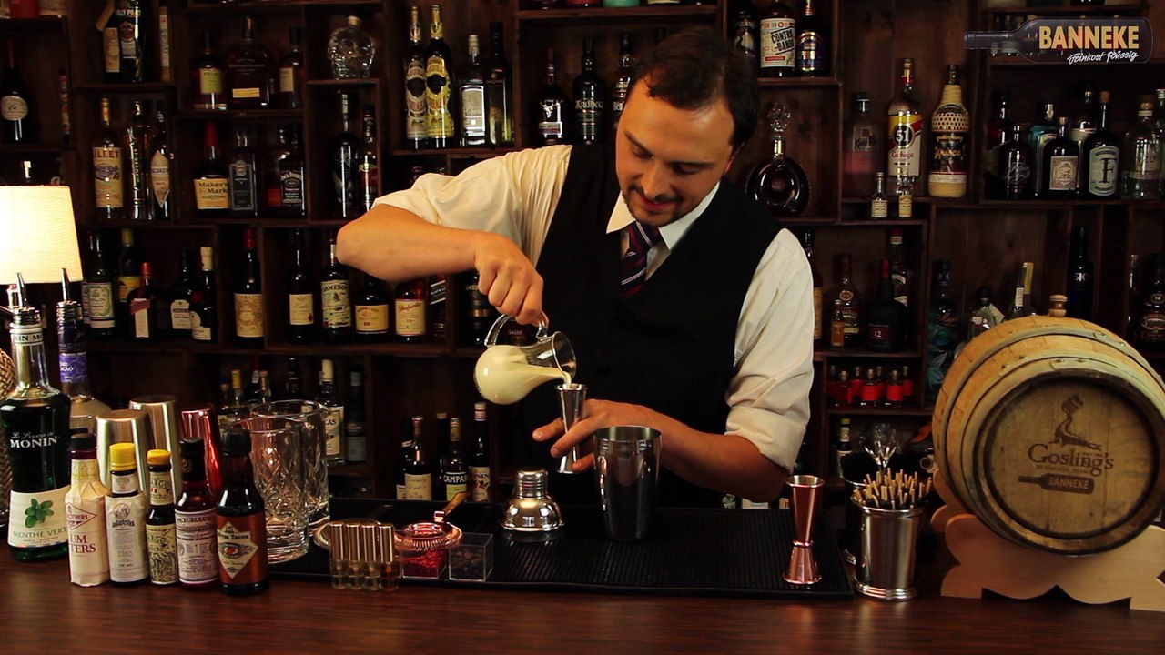 Grasshopper - cocktail mit creme de menthe selber mixen - schüttelschule by banneke