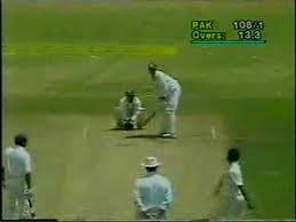 Shahid Afridi Fastest 100 on 37 Balls Against Sri Lanka