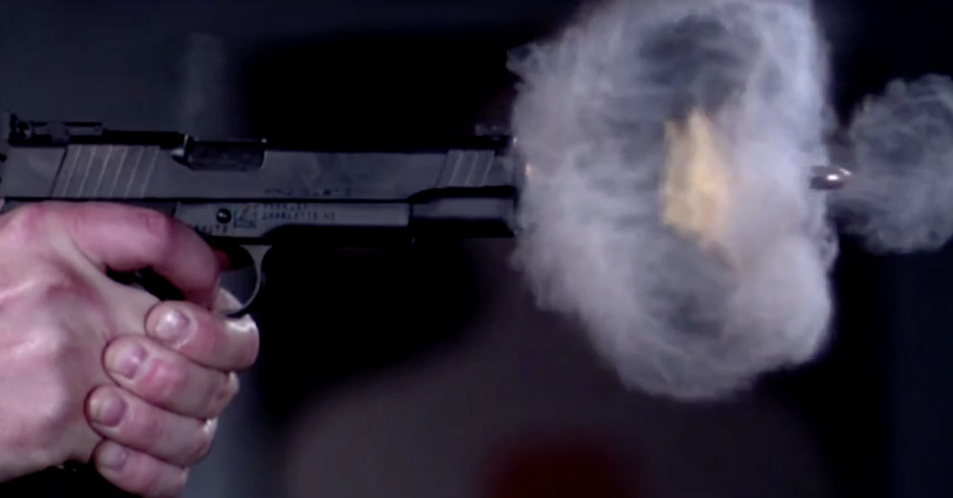 SlowMotion: Un coup de feu ralenti à l'extrême (73 000 images/seconde)