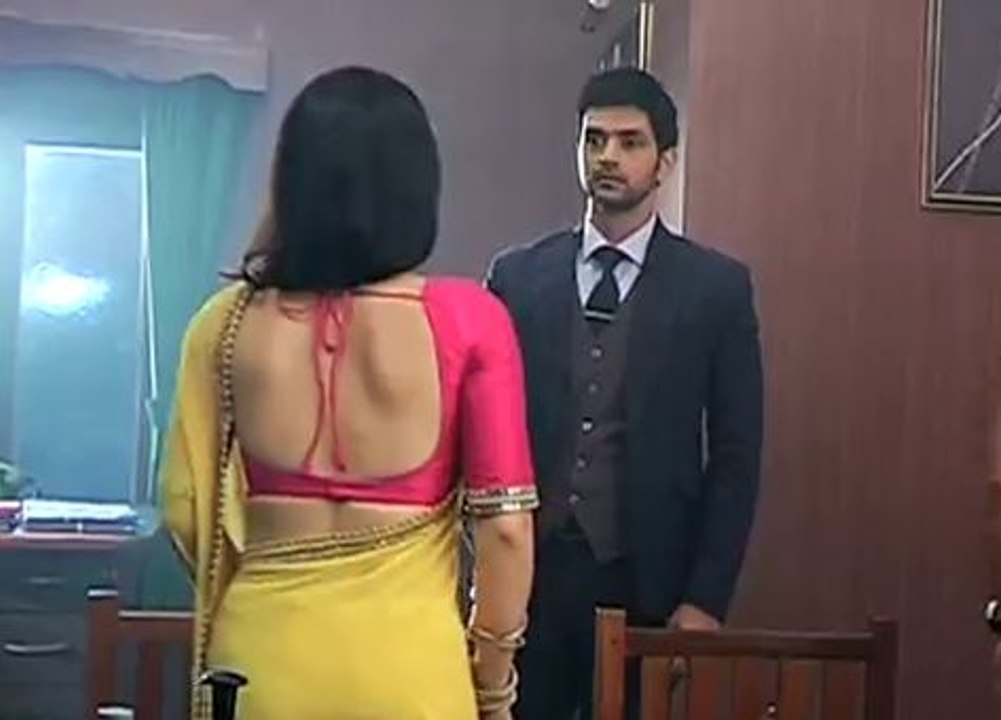 Ritika ne karvaya Ishani ko Police ke hawale RV ne bhi nahi ki uski madad - 18 august 2015 - Meri Aashiqui Tum Se Hi