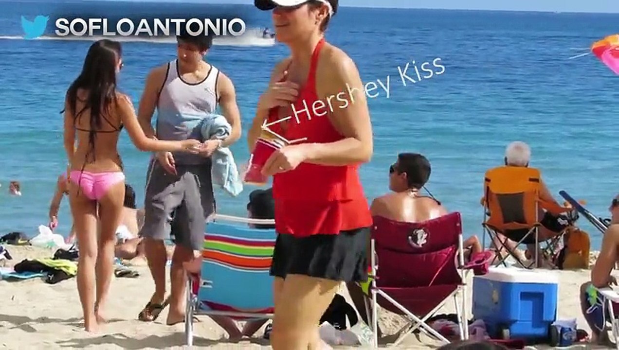 Siri Claus - Siri Prank - Siri Prank in Public - Money Prank Kissing Prank - Funny Pranks