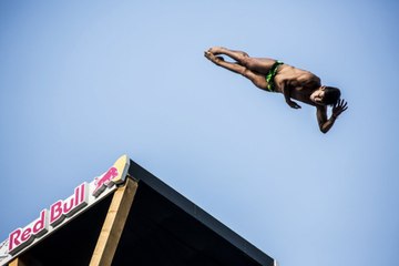 Mexican Double Breaks Hunt's Winning Streak