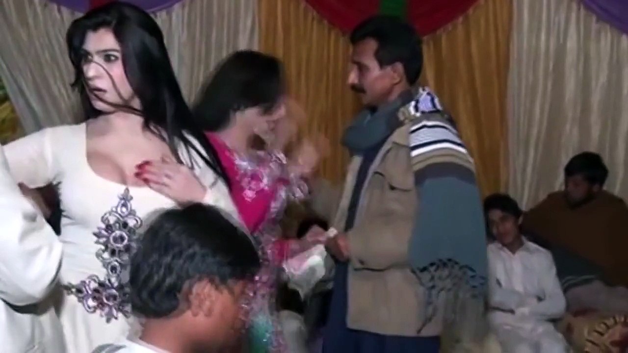 Aimaa khan new Hot Mujra new punjabi saraiki songs mujra dance  Full HD 2015 lakin is song mian ni