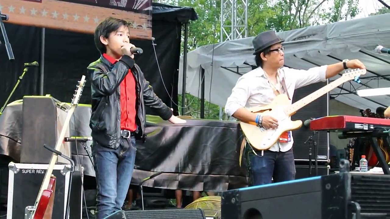 Let It Be- Beatles covered by Miguel Antonio @ Timbre Rock & Roots 2013 with Raw Earth