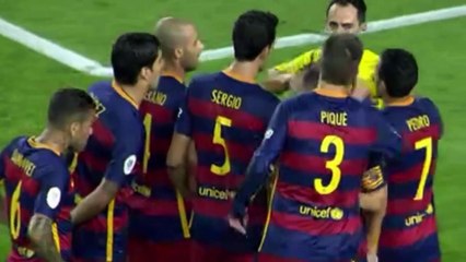 Pique insulte l'arbitre de touche et se fait expulser !