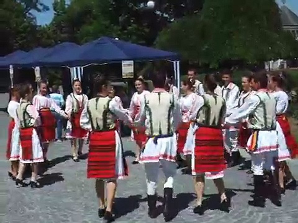 folk romanian dance south east europe