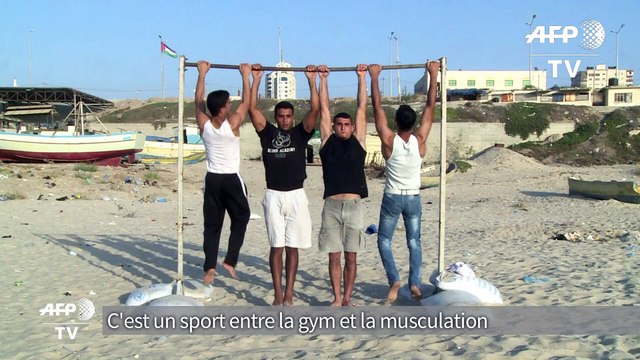 Sur la plage de Gaza, le street workout montre ses muscles