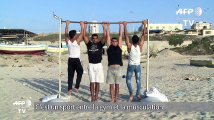 Sur la plage de Gaza, le "street workout" montre ses muscles