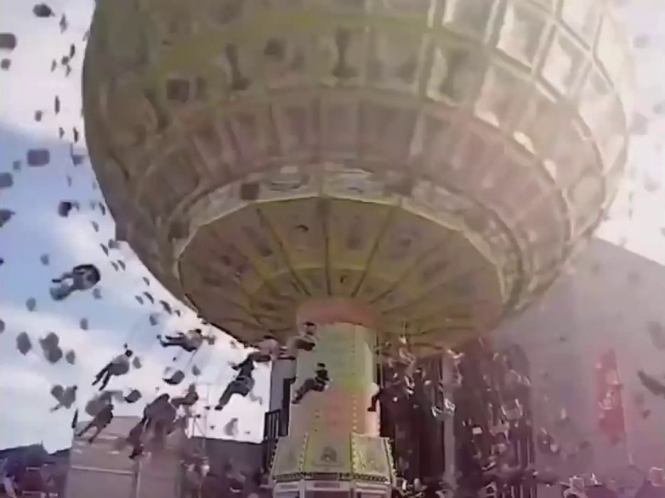 جھولے لینے سے ڈر لگتا ھے تو ویڈیو دیکھیں