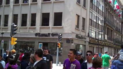 Paseo por la calle Francisco I. Madero (Ciudad de México)