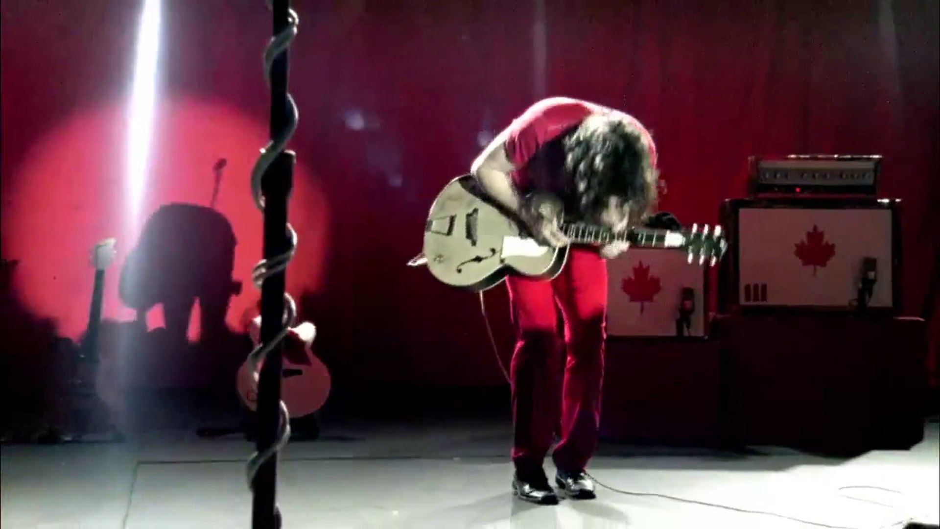 The White Stripes - Seven Nation Army (Live) - Vídeo Dailymotion