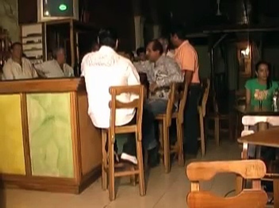 UN AMIGO EN LA BARRA