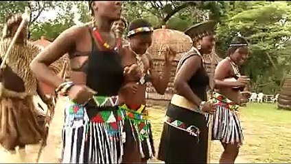 Funyellang and Pretty Zulu Girls show their Wedding Dance..flv