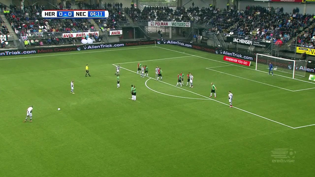 35 metreden golü böyle attı