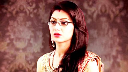 Download Video: OMG! Pragya's HOT Glamorous Look | 20 Days Leap | Kumkum Bhagya | Zee TV