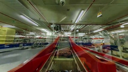 Le voyage d'une valise dans un aéroport