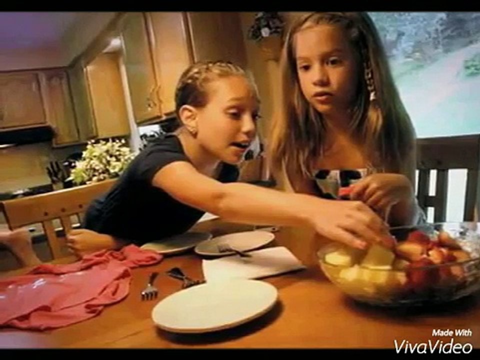 Maddie and Mackenzie Ziegler
