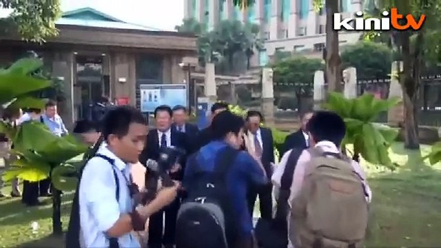 PM meets Dong Zong, talks about UEC