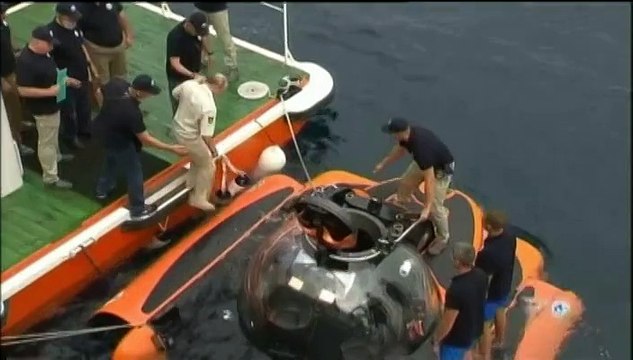 En visite en Crimée, Vladimir Poutine teste un sous-marin de poche