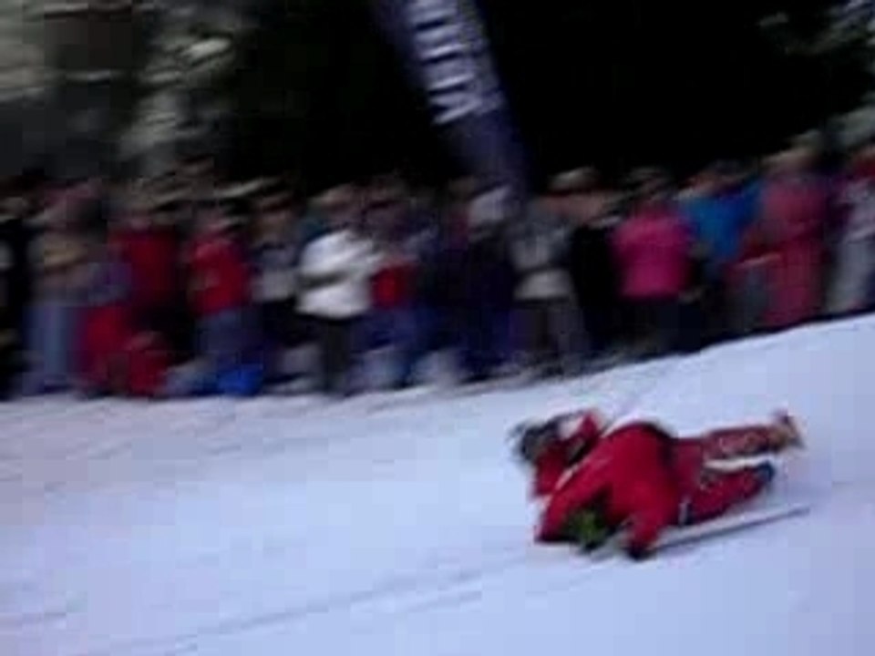 Ski jump 2 monos gamelle