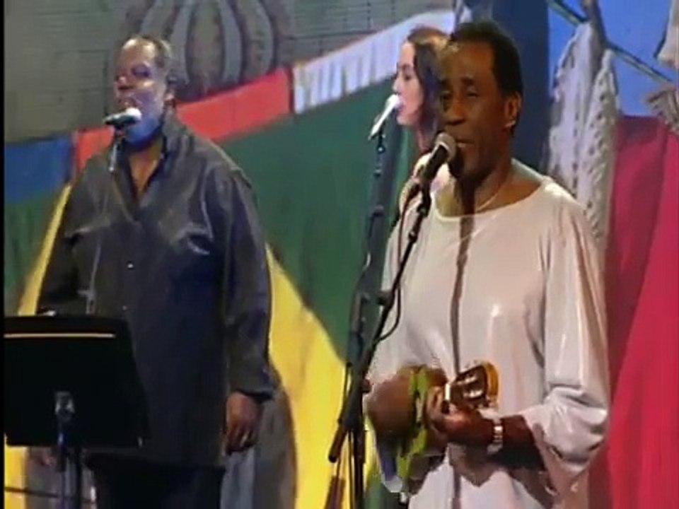 Poesia_de_nós_dois_-_Fundo_de_Quintal.wmv