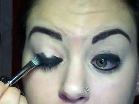 Ojos Ahumados Clasicos en Negro... Classic Smokey Eyes in Black