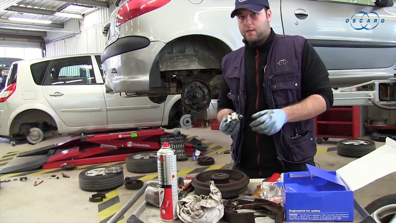 Peugeot 206 hdi - Changer les tambours et garnitures arrière plus purge de frein