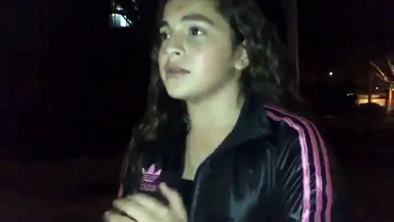 niña cantando por lya