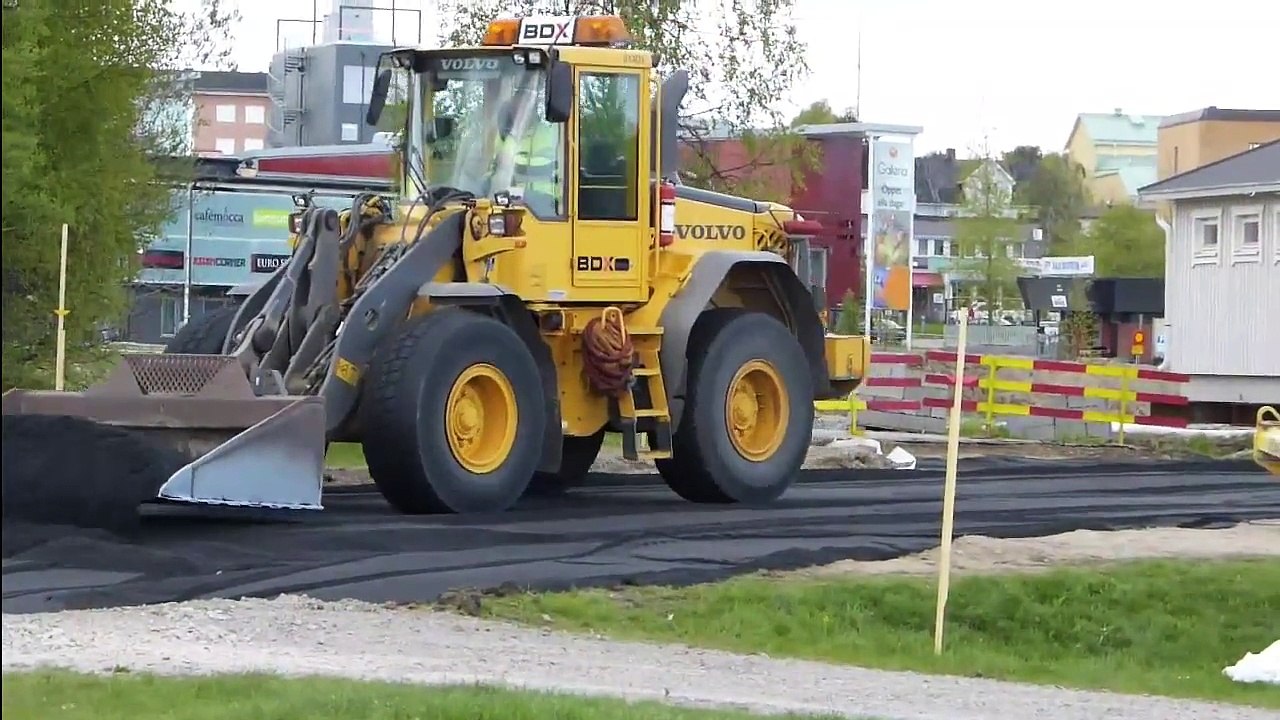 Volvo L60E Weel loader and Bomag BW124 DH-3 Roller