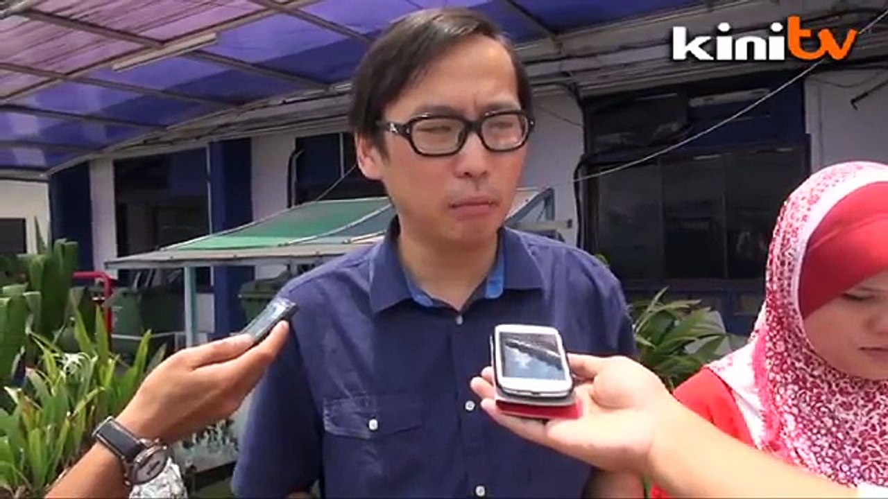 Cops attempt to search Suara Keadilan office