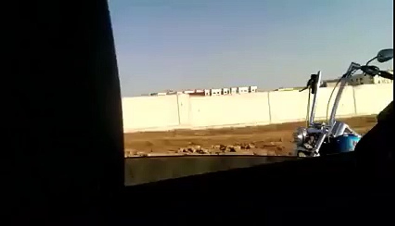 Un marocain a la classe sur une Harley Davidson