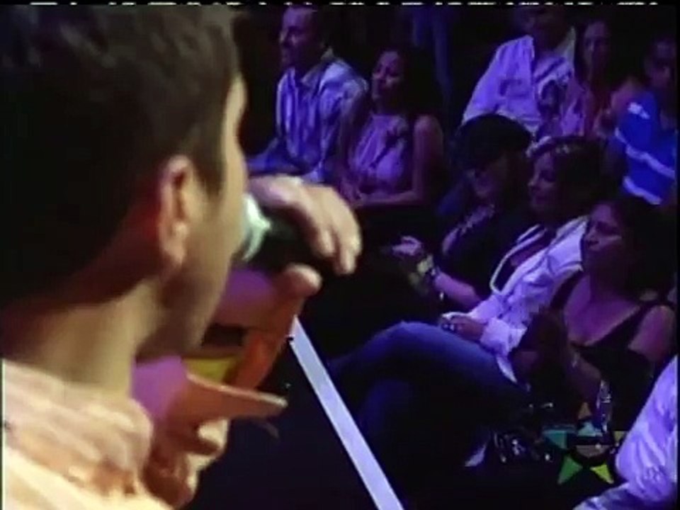 Banda La Arrolladora   "Sobre Mis Pies"