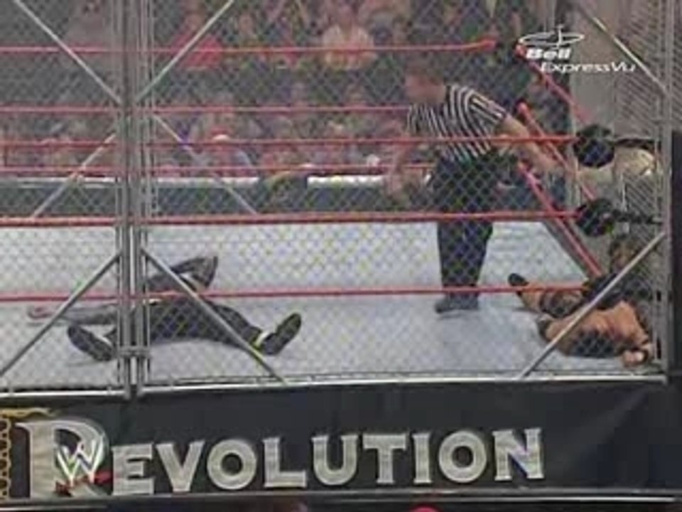 WWE.New.Years.Revolution.2007.part2 cage